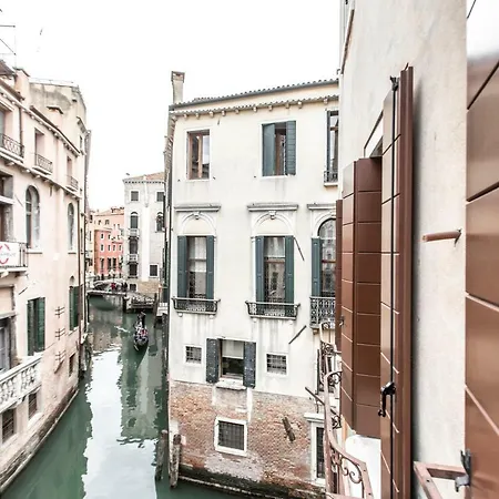 Rialto Canal View Deluxe R&r Apartman Velence